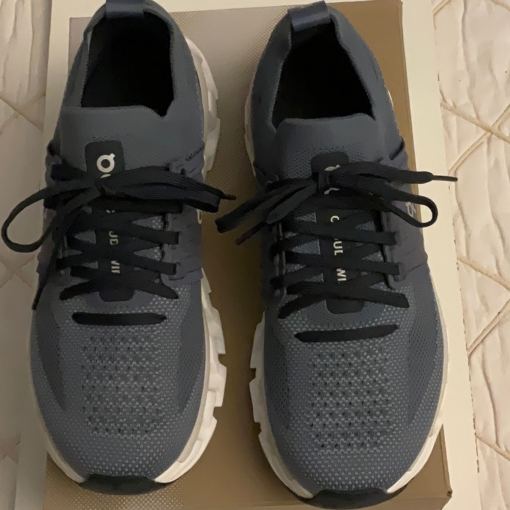 On Running Cloudswift 3 Sneakers in Blue, white and Black.